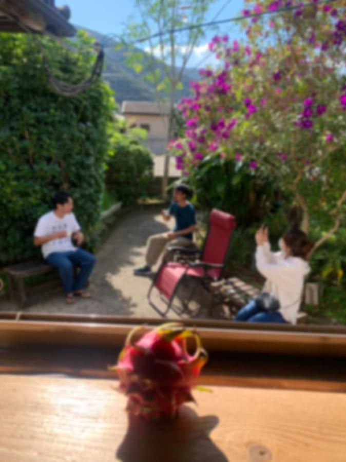奄美ゲストハウス Hub A Nice Inn Setouchi  Екстериор снимка