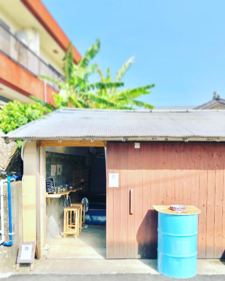 奄美ゲストハウス Hub A Nice Inn Setouchi  Екстериор снимка